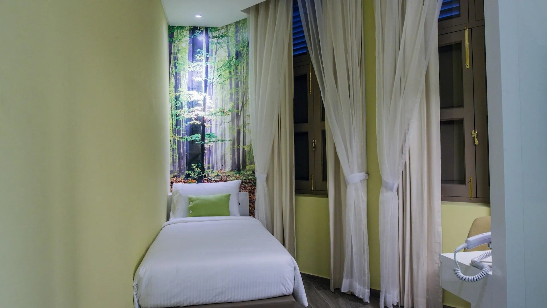 J8 Hotel Singapur 3*,